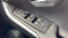 Volvo V40 T2 [122] R DESIGN Edition 5dr Petrol Hatchback